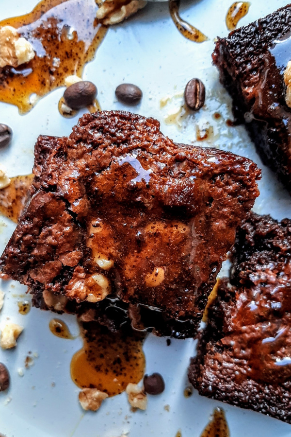 Coffee and walnut chocolate brownies with coffee maple syrup